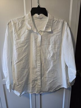 Maurices White Long-Sleeve Button-Down Shirt Women's Size 2X